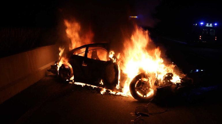 Porsche γίνεται στάχτη σε δρόμο της Γερμανίας